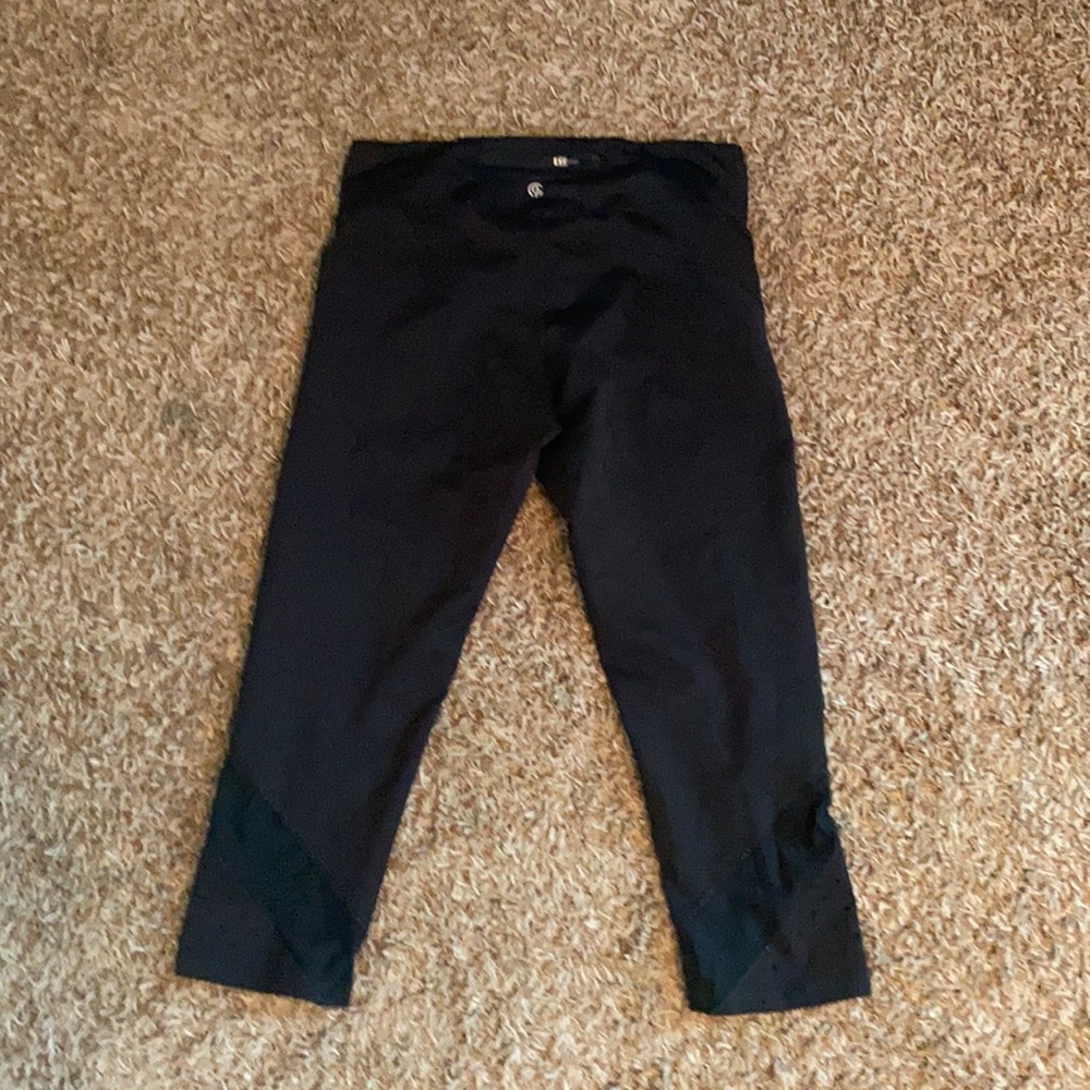 Black Capri athletic leggings